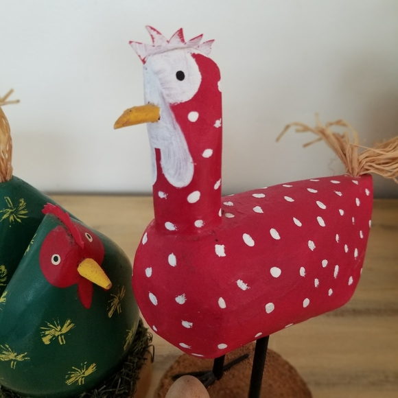 Lulu Herbert hand carved Navajo folk art chicken - Picture 2 of 6